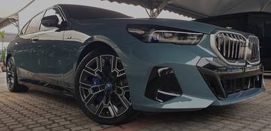 BMW i5 EDRIVE40 M SPORT in Petaling Jaya, SGR
