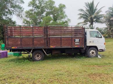 lori isuzu NPR 3.9 untuk dijual
