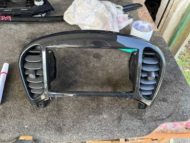 No 18-4-3 Nissan Juke YF15 Radio Cover Japan
