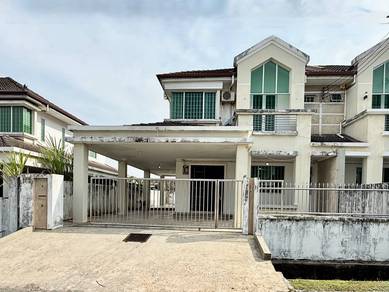 Semi-Detached House For Sale in Miri,SWK
