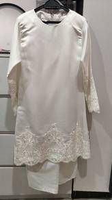 baju nikah perempuan 