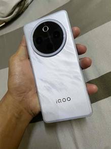 Set lengkap iQOO Z10 5g (12+12/256gb)
