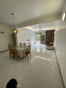 Condominium For Rent in Scotland Park