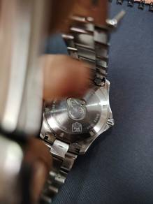 jam tangan untuk dilepaskan