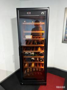 Wine Chiller / Wine Fridge