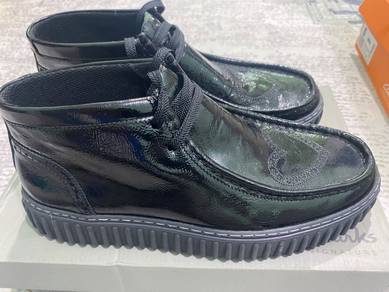 Kasut Clarks