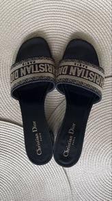 original Chanel Slides
