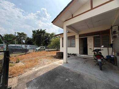 Terraced House For Sale in Lunas,KDH