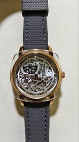 Jam Pagani Design Tak perlu Bateri