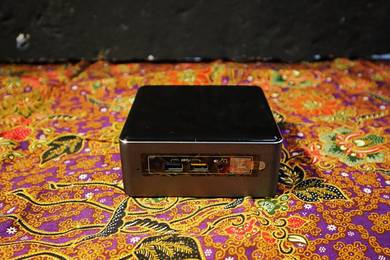 Intel NUC 7 Mini PC — Core i3 (NUC7i3BNH)