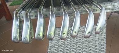 Taylormade R7 Iron Set