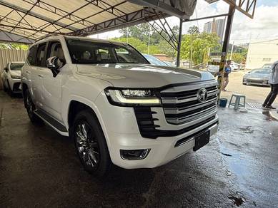 Toyota Land Cruiser ZX in Cheras, KUL