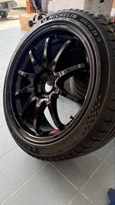 AOW 18x8.5JJ MICHELIN PS5