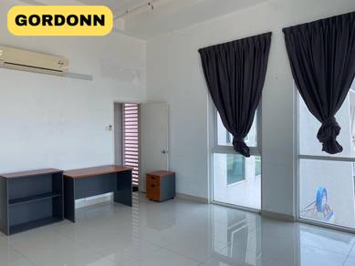 Service Residence For Sale in The Maritime