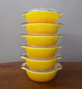 3501 Pyrex Fiesta orange bowl 6