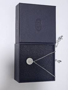 stray kids official merch leeknow necklace