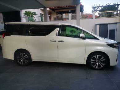 Toyota Alphard EXECUTIVE LOUNGE in Bukit Jalil, KUL