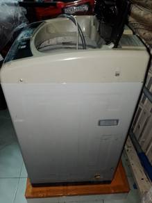 mesin basuh jenama MIDEA 7.5kg..Keadaan baik..