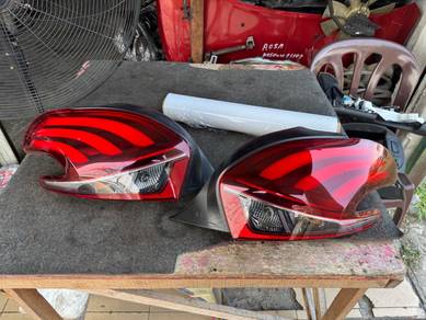 No 17-1-6 Peugeot 208 NFL Rear Lamp Japan