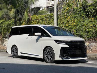 Toyota Vellfire Z PREMIER in KLCC, KUL