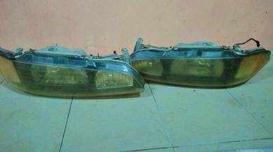 Lampu hadapan kereta perdana