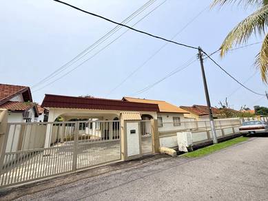 Bungalow House For Sale in Klebang,MLK