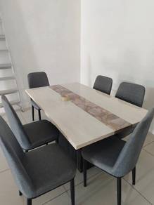 Meja makan 6 kerusi