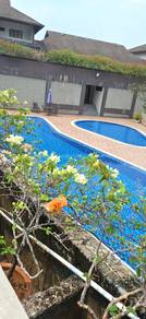 Condominium For Sale in Trellises