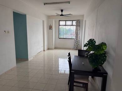 Apartment For Sale in Indah Court Apartment (Bukit Indah)