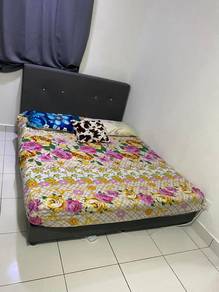 Bed and bedframe