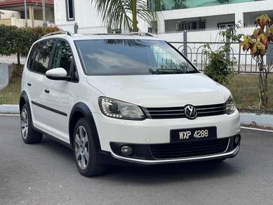 Volkswagen Touran in Bukit Jalil, KUL