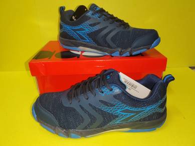 ITEM BARU_Kasut Badminton DIADORA size 9uk Navy