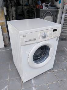 LG front load hot washer washing machine 7-kg