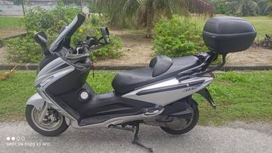 Sym VTS 200