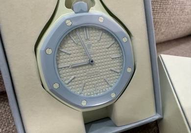 Swatch X AP Royal Pop, Blue Eight
