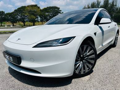 Tesla Model 3 LONG RANGE AWD in Sungai Besi, KUL