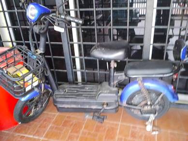 Skuter elektrik untuk dijual