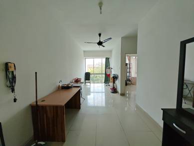 Apartment For Sale in University Condo Apartments 1