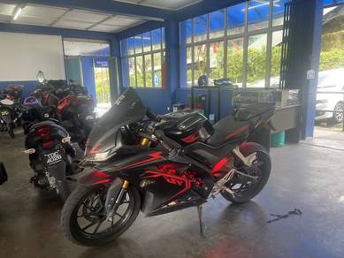 Yamaha R15