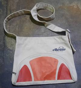 Ellesee sling bag