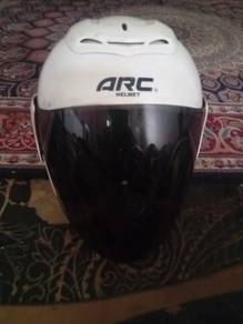 Arc white