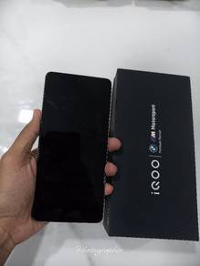 vivo iq00 11