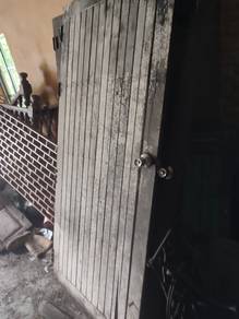 Pintu kayu 5388
