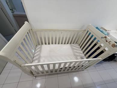 White Wooden Baby Crib with Mattress