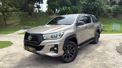 2020 Toyota Hilux BLACK EDITION