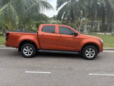 Isuzu D-Max AUTO PLUS in Johor Bahru, JHR