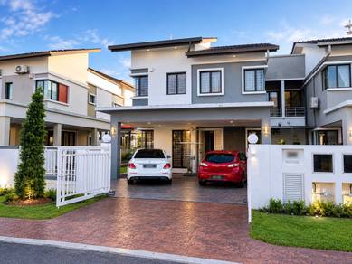 Semi-Detached House For Sale in Setia Alam,SGR