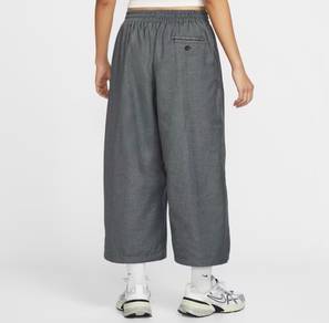 Nike women’s cropped pant