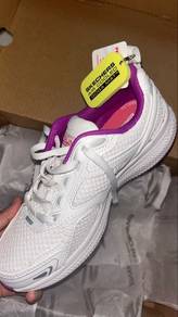 skechers go run consistent