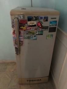 Peti sejuk Toshiba